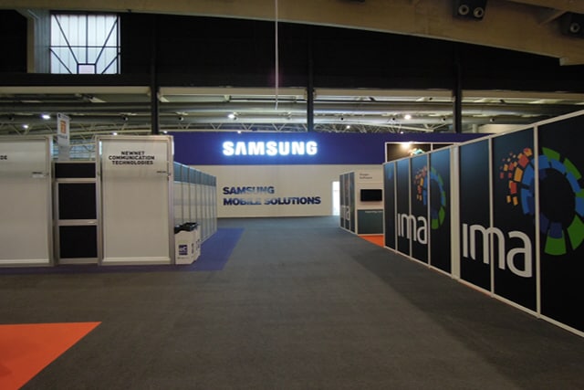 Samsung LEDs Samsung's Mobile World Congress 2013 show booth (different angle)